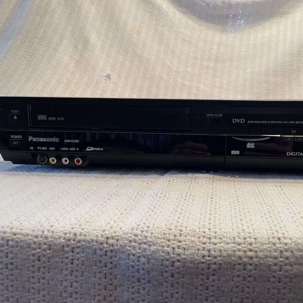 Panasonic DVD Recorder DMR EZ48V -Like NEW